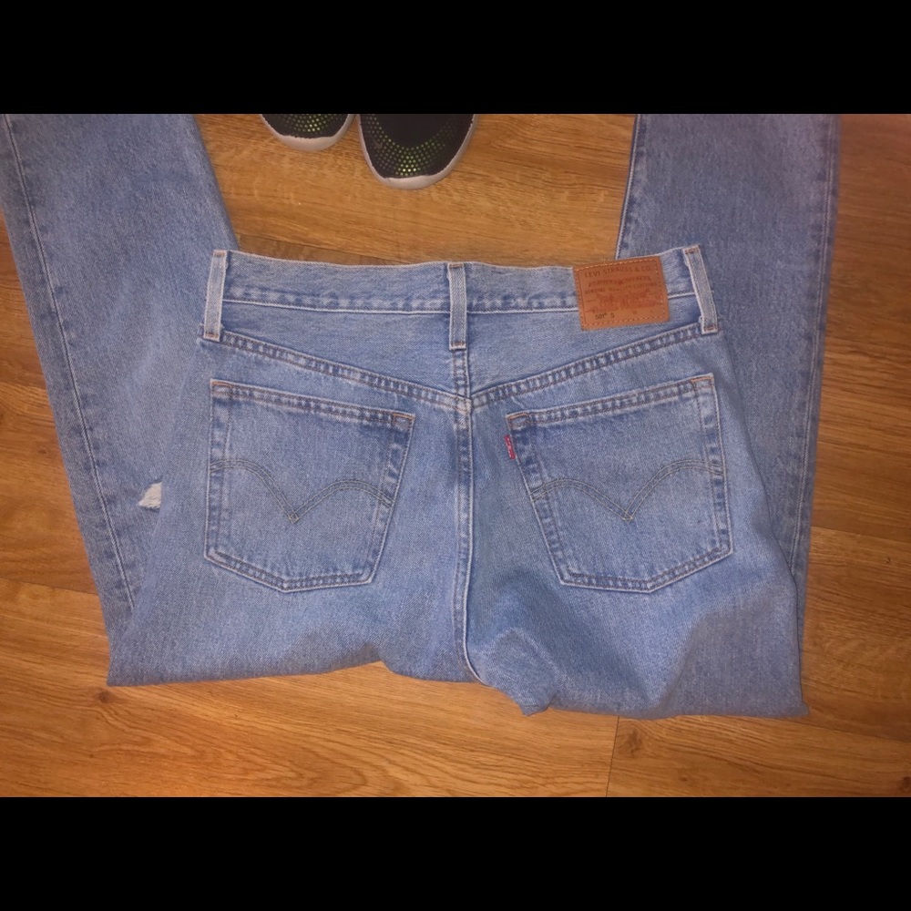 Ripped Levi’s jean 28 premium 511